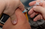 Srđan Matić: Eliminace koronaviru je bez očkování nereálná, promořování pak příliš riskantní