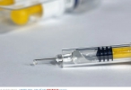 Rada vlády projedná posunutí druhé dávky očkování