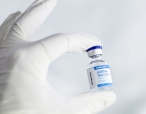Česko chce darovat přebytečné vakcíny od AstraZenecy. Dostat by je mohly rozvojové státy